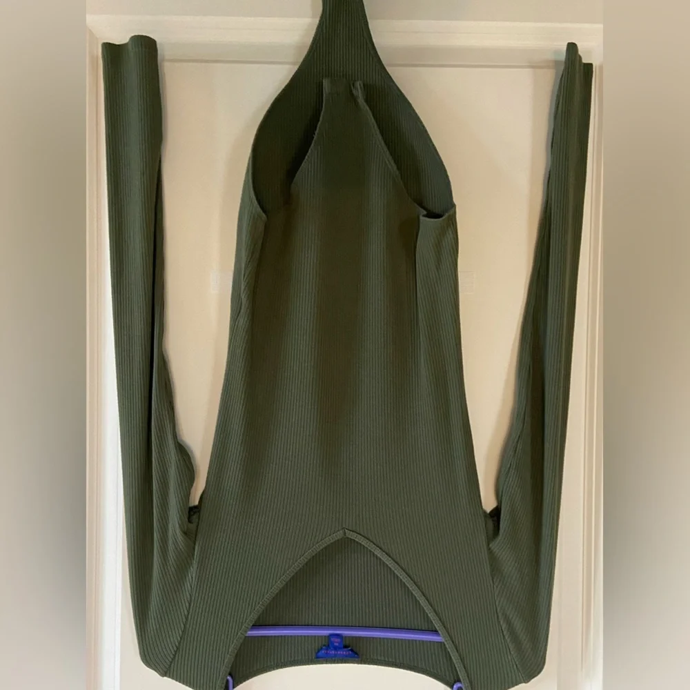 Aeropostale GUC Sz-XS Ribbed Bodysuit-3 Small Snaps-Long Sleeves, Low V-Neckline - Picture 8 of 16